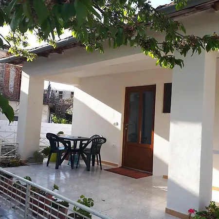 Bona'S Home Tushemisht Exterior photo