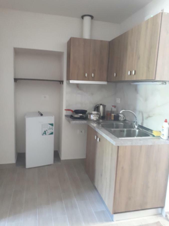 Bona's Apartment Tushemisht